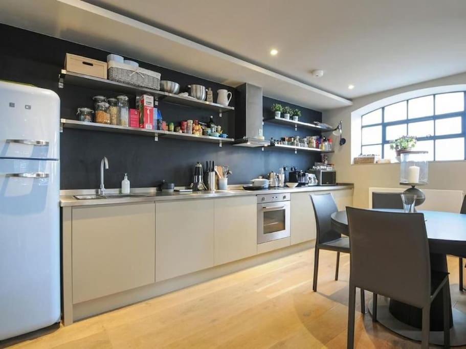 Manhattan Style Apartment In Fulham ลอนดอน ภายนอก รูปภาพ