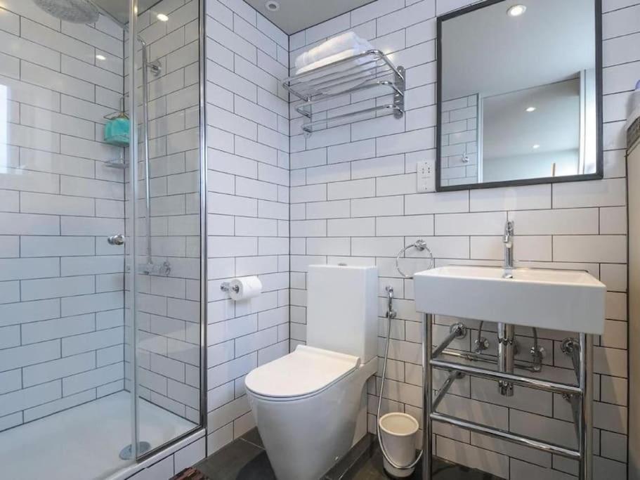 Manhattan Style Apartment In Fulham ลอนดอน ภายนอก รูปภาพ